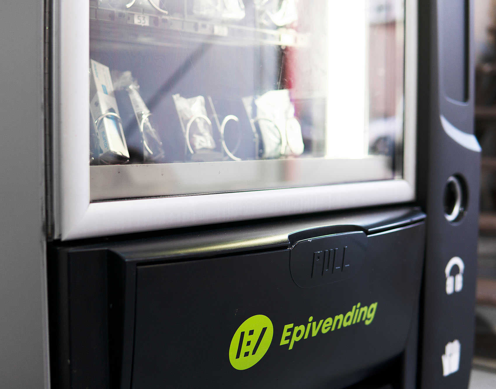 Foto del cajón de la Máquina expendedora de epis y herramientas de epivending