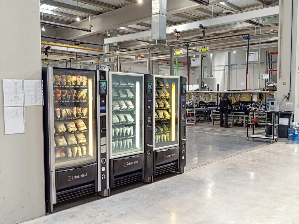 Máquina dispensadora de epis en empresa